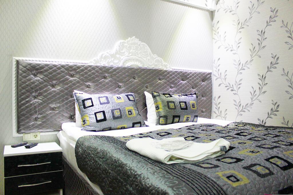 Elegant Boutique Rustaveli Hotel Tbilisi Bagian luar foto