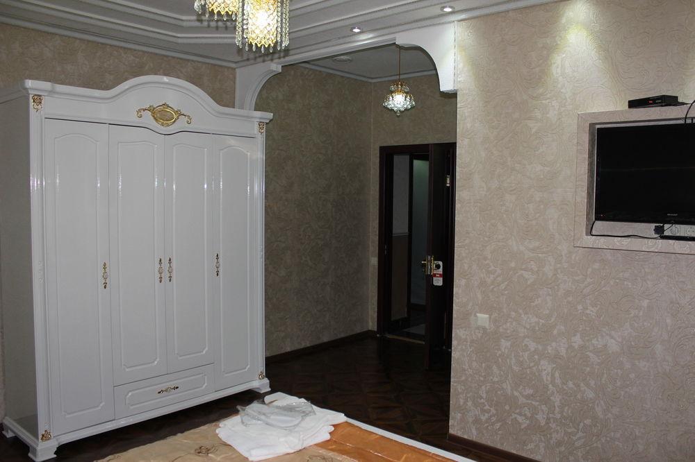 Elegant Boutique Rustaveli Hotel Tbilisi Bagian luar foto