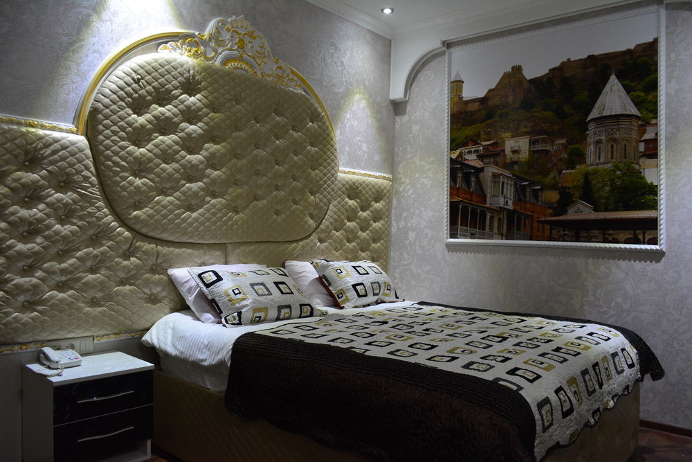 Elegant Boutique Rustaveli Hotel Tbilisi Bagian luar foto