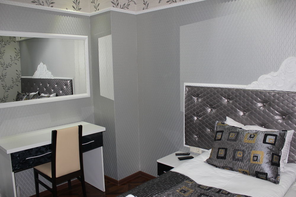 Elegant Boutique Rustaveli Hotel Tbilisi Bagian luar foto