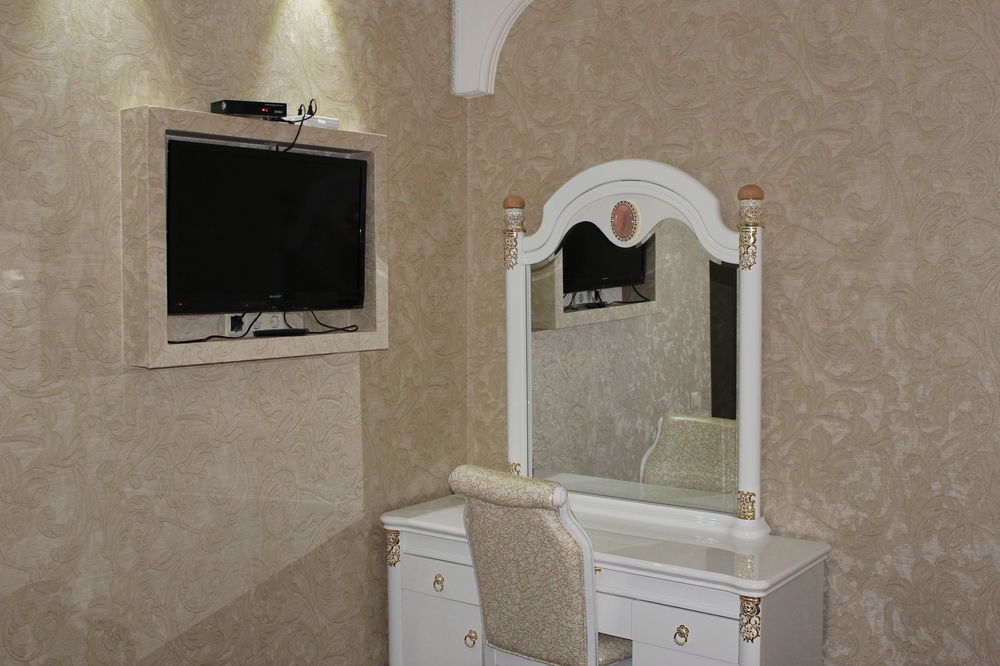 Elegant Boutique Rustaveli Hotel Tbilisi Bagian luar foto