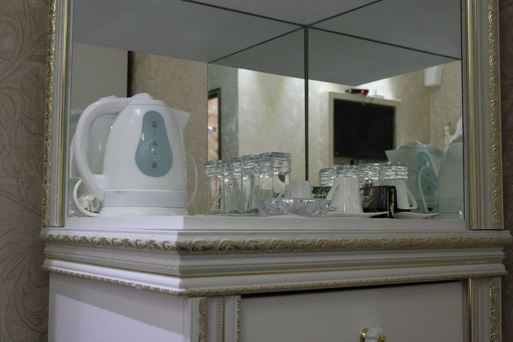 Elegant Boutique Rustaveli Hotel Tbilisi Bagian luar foto