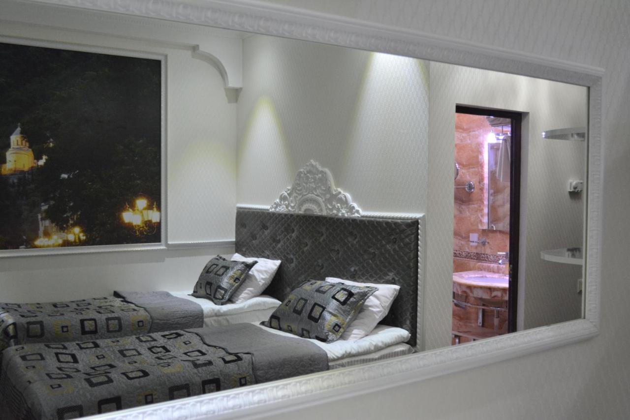 Elegant Boutique Rustaveli Hotel Tbilisi Bagian luar foto
